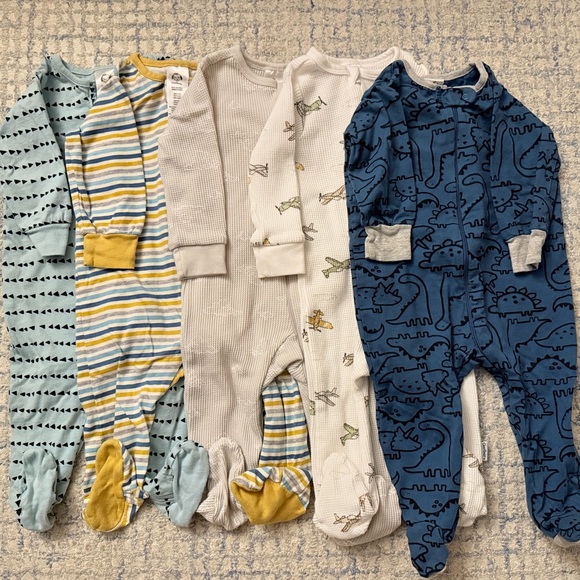 Assorted 6-9M baby boy footed onesies, short sleeve onesies various brands. - Picture 1 of 8